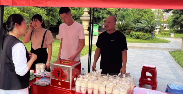 節(jié)水宣傳進(jìn)社區(qū)，貼心守護(hù)“水”安全——和濟(jì)水務(wù)開(kāi)展“便民服務(wù)進(jìn)社區(qū)”主題活動(dòng)